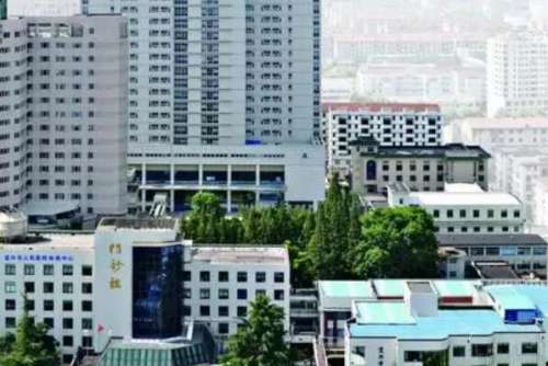 宜兴前三佳公立口腔科公布，宜兴市人民医院口腔科是重点科室之一，市中医医院夏医生看牙知名！