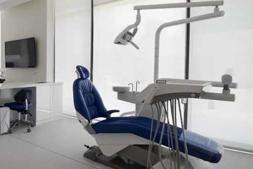 上海固定义齿公立医院排行前十名，复旦大学附属口腔医院排名第一，第三名比较专业