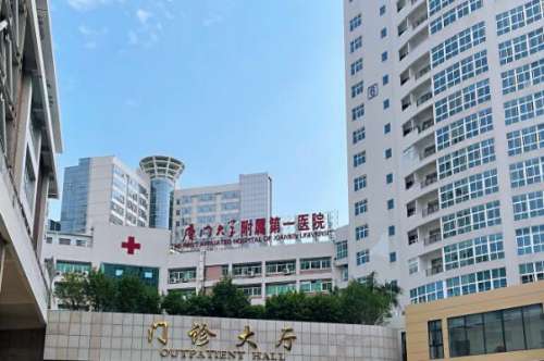 厦门第一医院正畸怎么样？院内牙齿矫正中心坐诊医生数量多，蔡巧玲医生正畸技术娴熟！
