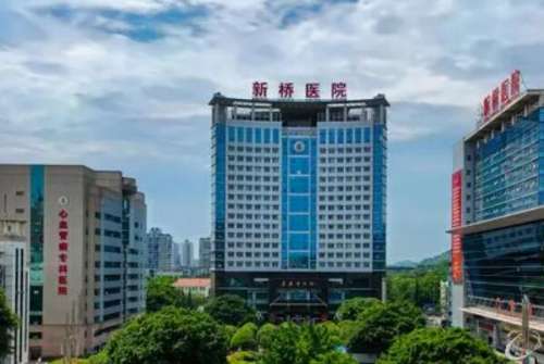 重庆新桥医院正畸口碑如何？口腔科内有近30多名专业医生坐诊，隐形牙齿矫正很受年轻人喜爱！