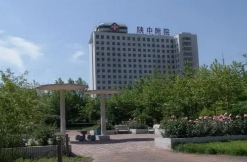 陕西中医学院附属医院正畸怎么样？口腔科各种牙列不齐都能矫正，崔立丰医生错颌改善技术拿手！