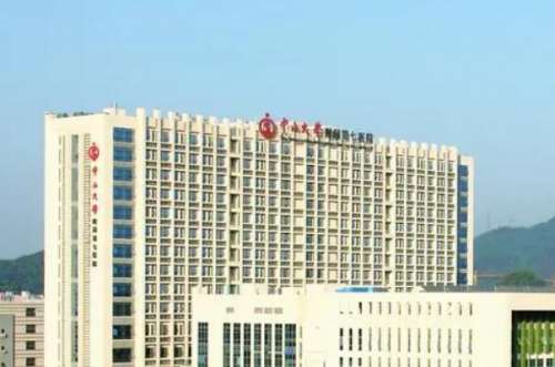 中山大学附属第七医院正畸好不好？口腔科正畸术后美观度非常好，邓甜医生擅长成人牙齿矫正！