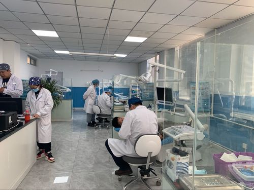 郑州靠谱的牙齿矫正医院排名榜前十请收好，郑州人民医院口腔科牙齿矫正人气超高~又是第一