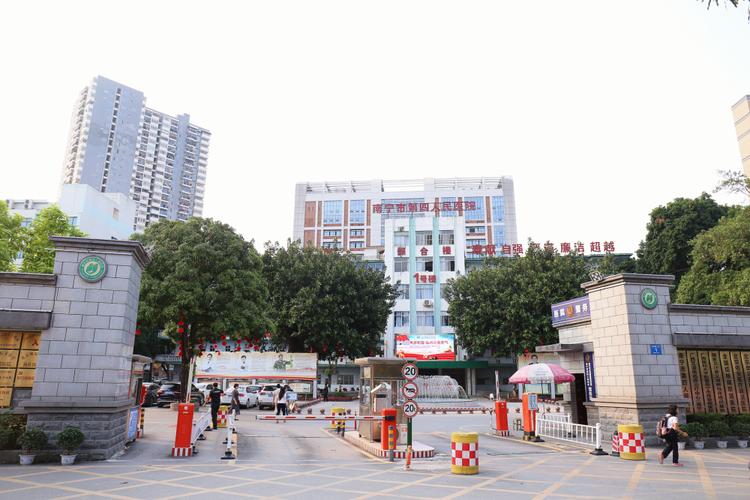 南宁专业的口腔医院排行前十哪家值得信赖，南宁市第九人民医院口腔科口腔是很不错的选择在榜